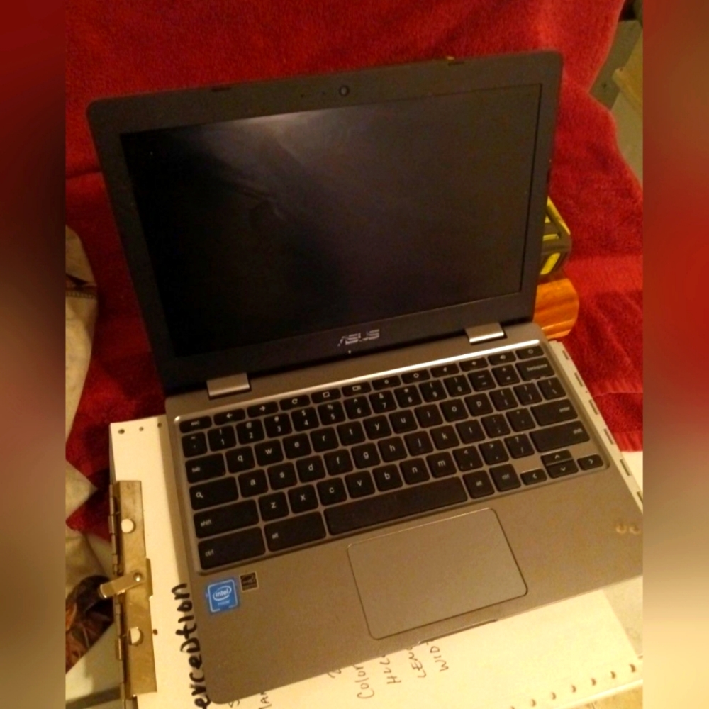 ASUS Chromebook 11.6" 32GB Intel Celeron 4GB Gray - CX22NA-211.BB01